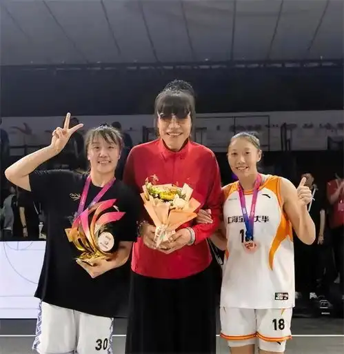 女版奥尼尔郑海霞亚洲第一女中锋,退役嫁1米9街道临时工