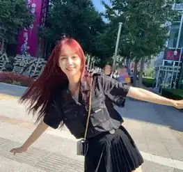 21岁吴亦凡女友曝光,长相清纯甜美,跟吴磊宋祖儿同班同学