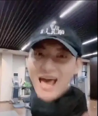 收集鹿晗黄子韬深圳,拍摄可爱的大头特效视频,打破谣言