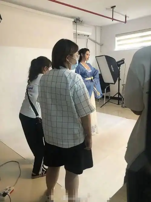 原以为小枫是彭小苒颜值巅峰,没有想到新剧蓝色古装,更令人惊艳