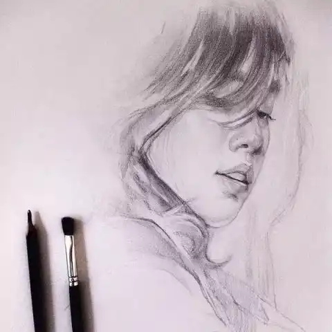 她的素描清新柔和,能准确抓住少女的情绪