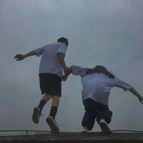 情侣头像在座的各位谁不是倾国倾城呢