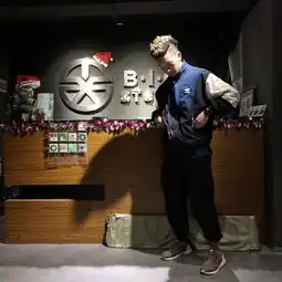 hiphop文化衍生出什么让这位会街舞的插画师告诉你丨鞋客入