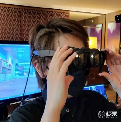 vr眼镜竟能这么酷蒸汽朋克风,逼格拉满,仅重250克...