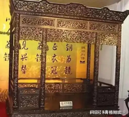 福建一男子收藏一架重达三吨的龙床,专家见后纷纷劝他上交