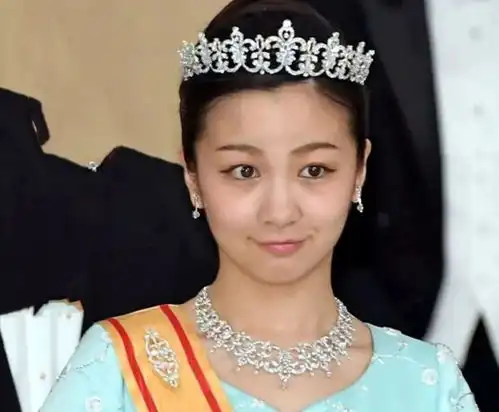 雅子参加皇室活动,一场活动和民众亲密互动,妯娌同台更不输气场