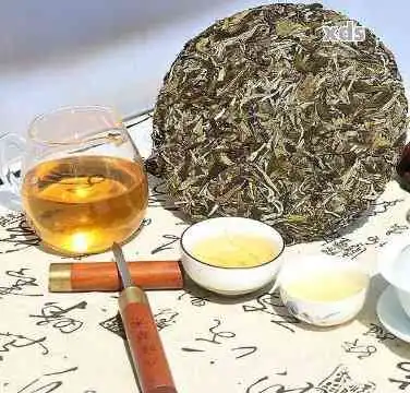 普洱茶中白色物质是什么是否可以饮用女生饮用普洱茶的注意事项