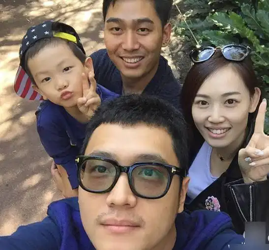 马蓉不让孩子见王宝强,偷偷带他们移民,还给女儿微博改名改姓