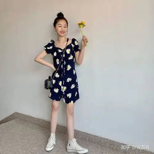 和欣欣子学少女风穿搭