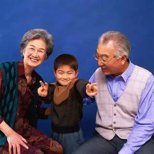 带孙子编了一首歌牙都笑飞了