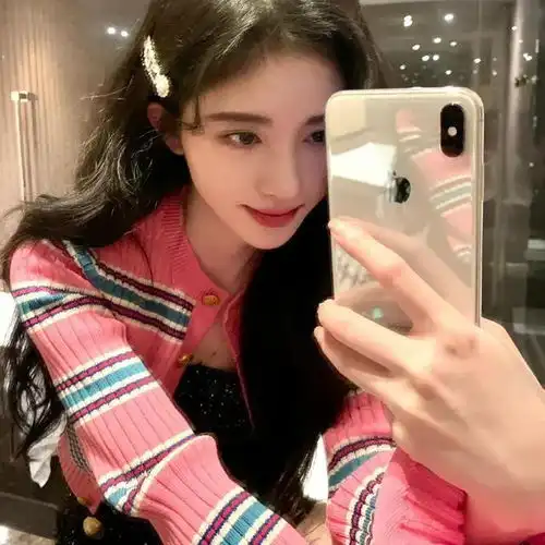 救命鞠婧祎也太会对镜自拍了吧