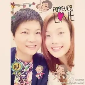 容祖儿为妈妈庆生母女似姐妹
