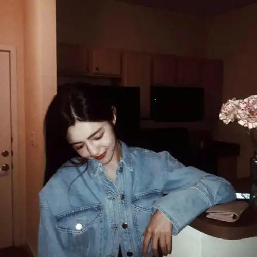 好看的现代男生女生头像