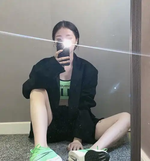 虞书欣发飙了,朋友圈被人利用赚钱,看她更新的动态,一点不戏精
