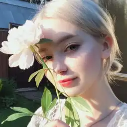 颜汐欧美少女风的小姐姐