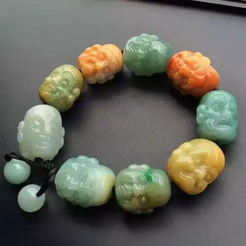 探索翡翠戒指佩戴的适宜性与聚财含义绿色宝石的多重寓意