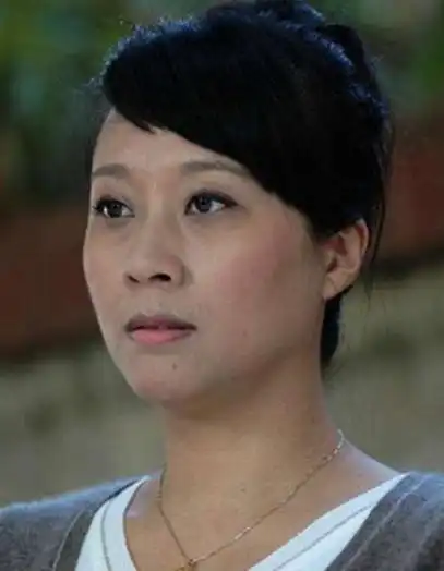 登5次春晚的黑妹丈夫去世后巅峰隐退,如今二婚生女安稳幸福