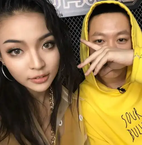 恒大有嘻哈我在恒大npc,把自己扮成了潘玮柏