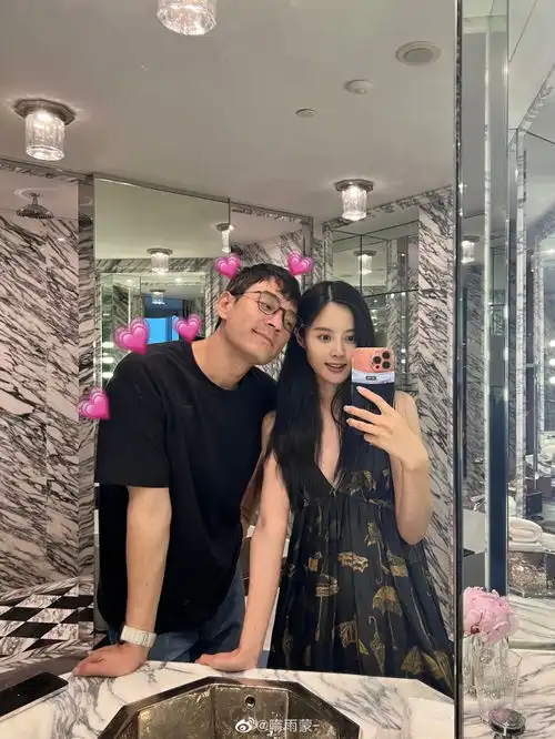 组图隋雨蒙晒合影为李光洁庆生二人对镜自拍大秀恩爱