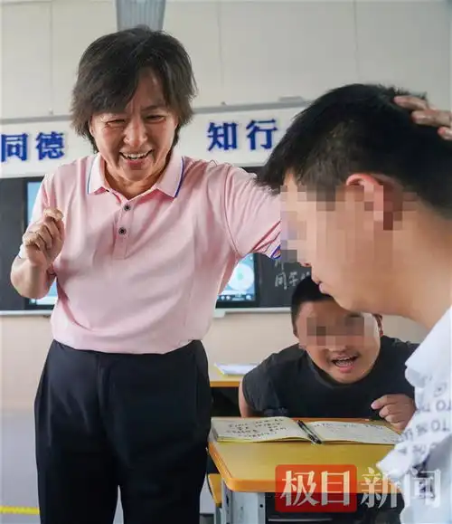 武汉江夏桂梅校长扎根特教30年,让千余名特殊孩子走向社会