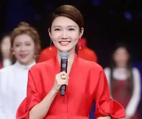 春晚失误合集甄子丹默契不够,岳云鹏忘词,主持人龙洋也没幸免