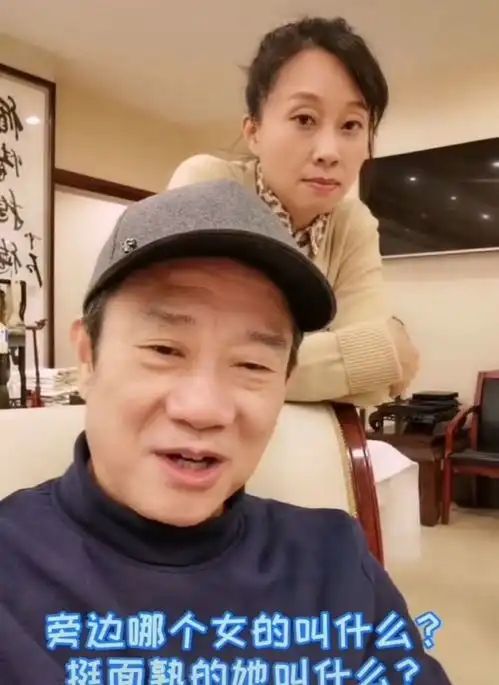 央视名嘴赵保乐晒近况,眼袋下垂显老态,曾是售货员却被冯巩看重