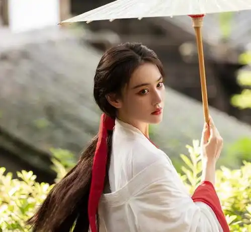 范冰冰近照传出,身着两万羽毛的华贵礼服,怕高调立马删博
