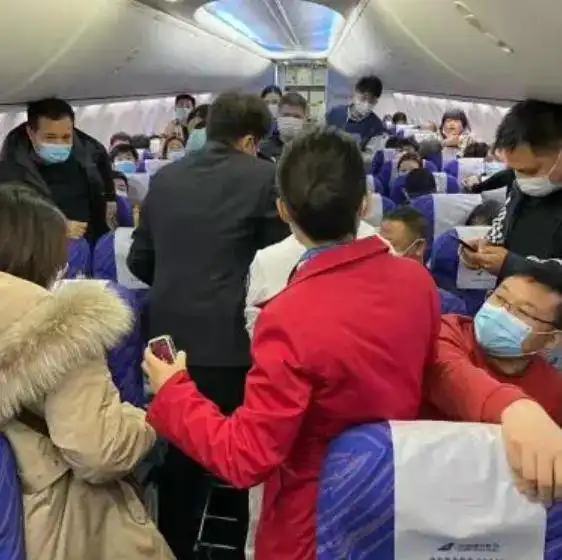 突发客机紧急降落