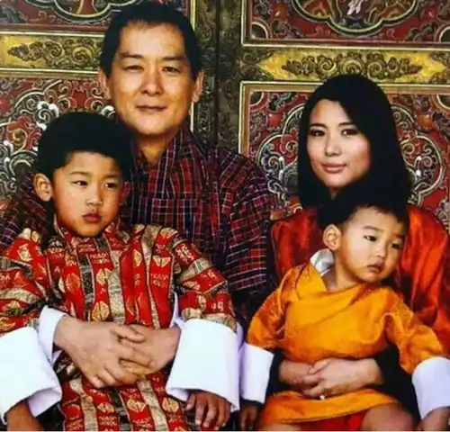 1979年,不丹大王母和3个妹妹一起嫁国王,4姐妹千娇百媚人间尤物