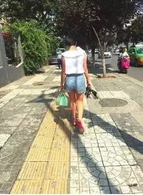 崩溃已婚妈妈遭陌生男子掐脖强吻强拉结婚恶心短信骚扰警察却说没办法