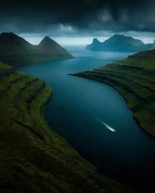 捕捉自然的灵魂风光摄影技巧的探索之旅