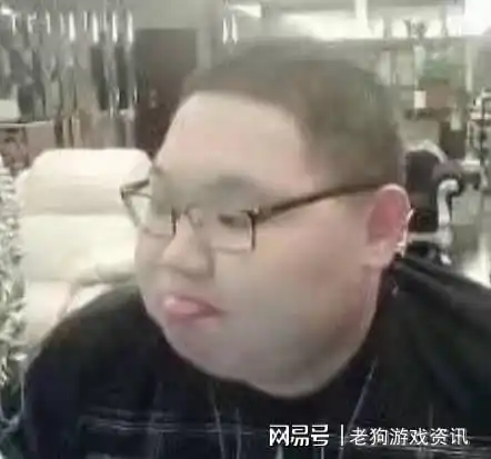 pdd打dota吃槟榔差点晕厥过去,前有方向抽烟,今有槟榔昏头