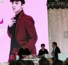 粉色男生乔任梁,32岁冥寿粉丝举行追思会,多名好友出镜缅怀