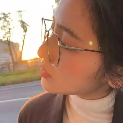 来看看绝美头像