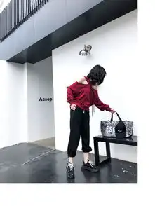 秋冬抖音同款ins超火上衣社会港风露肩连帽宽松潮外套卫衣女依生