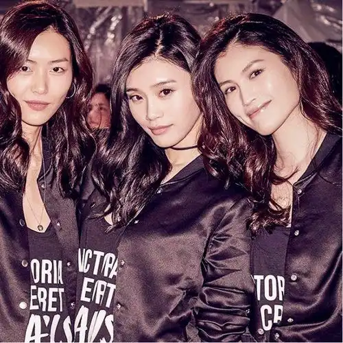 奚梦瑶跻身2019福布斯精英榜,超模嫁入赌王家后名利双收