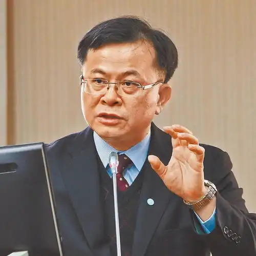 被提前下逐客令亲绿媒体大篇幅痛批唐凤叫板蔡英文