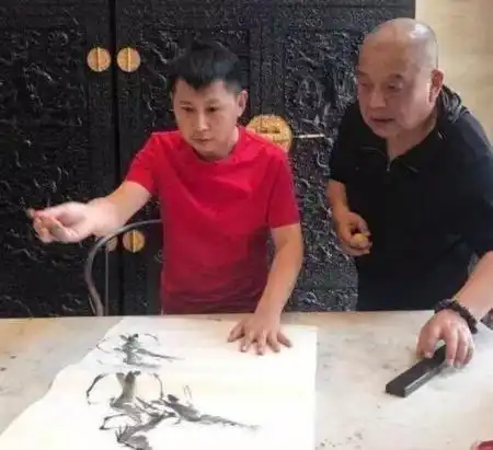 人走茶凉网传赵忠祥画作白菜价无人问津,生前一幅画曾拍出百万