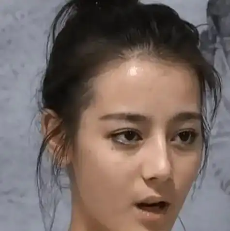 据传肥肉迪娜扎进行了微调,小时候的照片已经被取走