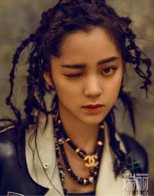 娱乐圈掀起脏辫潮流,热巴飒爽,张雨绮帅气,杨幂潮味十足