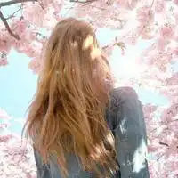 微信头像长发美女背影上身
