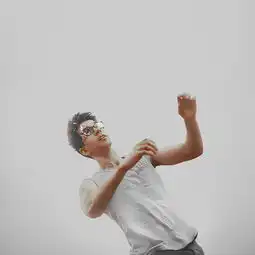 22岁少年和他的超现实世界