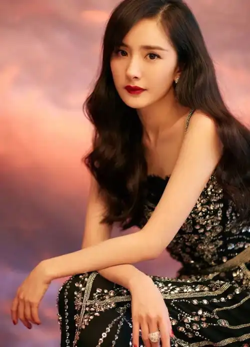 赵丽颖妆容进化史告诉你同色系妆面有多重要