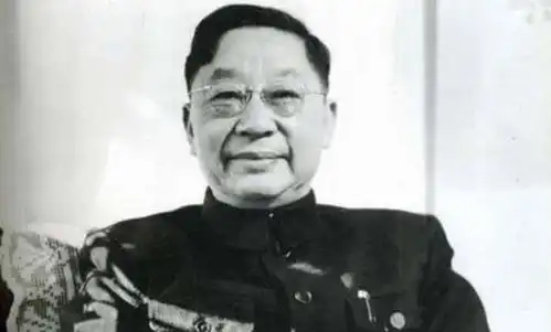 老舍想保全2段感情,但结果却不尽人意,同时失去2个爱人