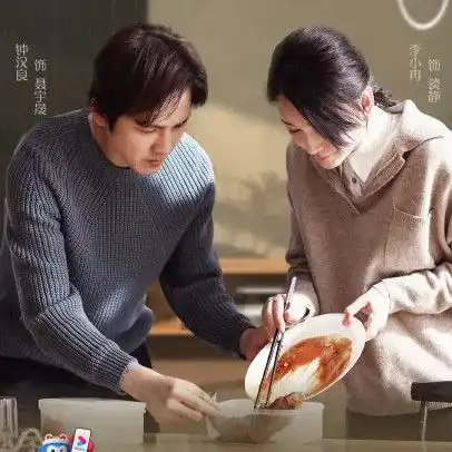 李小冉又一部新剧杀青和靳东合作,中年偶像剧成了香饽饽