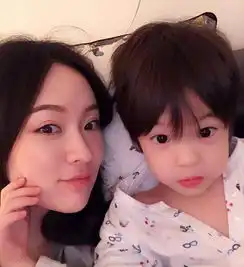 长腿欧巴即视感霍思燕儿子嗯哼变成暖男小帅哥