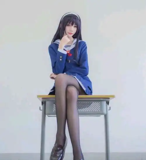 学校学姐cos霞之丘诗羽,为你送上学姐的黑丝福利,请偷偷观看