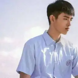 微信情侣头像一左一右高清图片2018爱是认真的不爱也是认真的