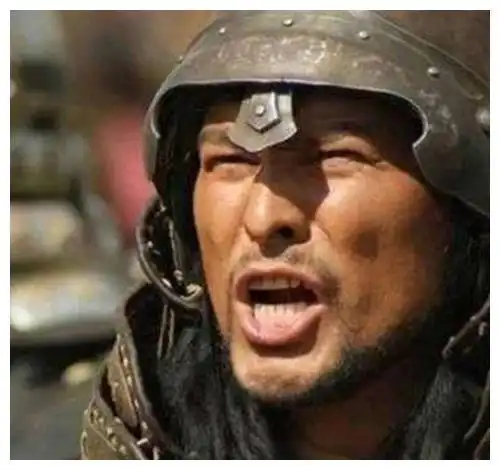 他生前不过是个王侯,死后却敢穿龙袍入土,皇帝有意见