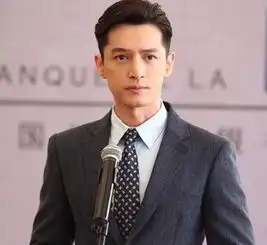 攀登者剧组片场,胡歌秒变邋遢大叔,网友评价被吴京带跑偏